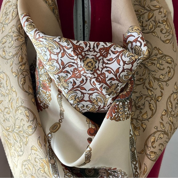 The Rack women square beige floral vintage head scarf. Used condition. - Picture 10 of 12